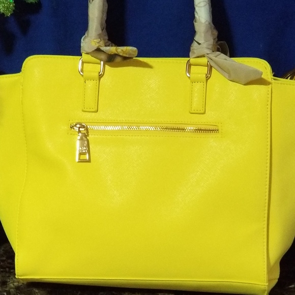 New  BCBG Paris Satchel handbag 100% Authentic - Picture 3 of 7